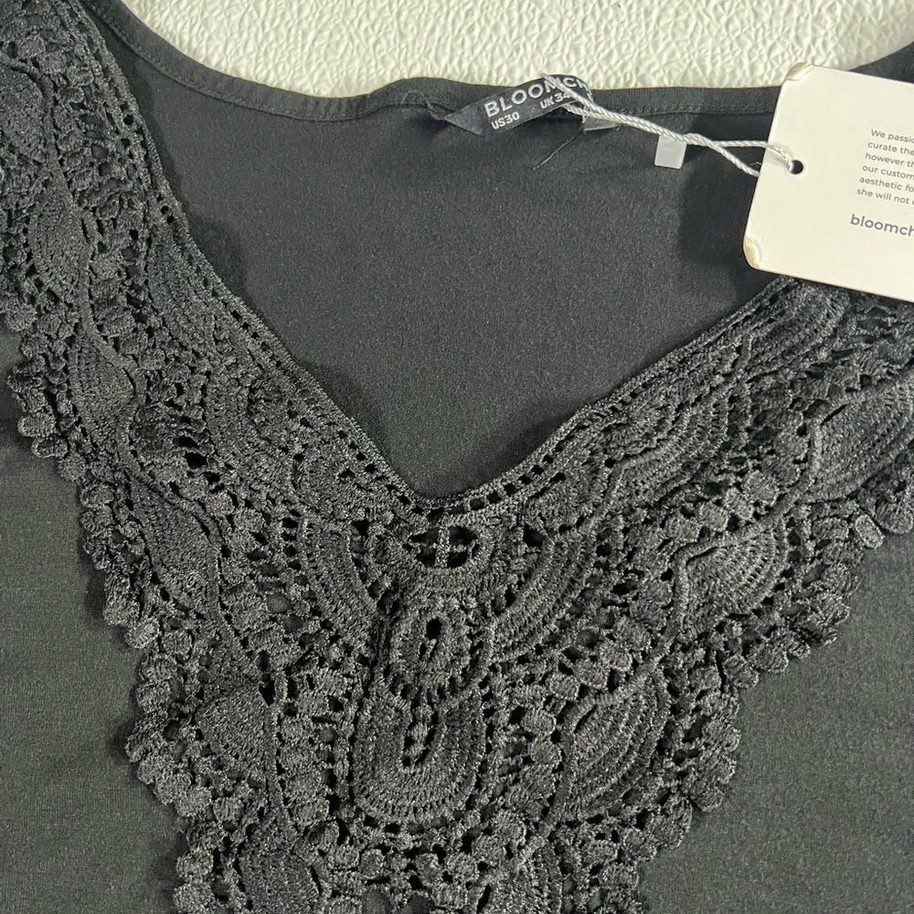 BloomChic Solid Ruffle Sleeve Lace V Neck Women's T-Shirt Black Size 30 NWT - Picture 7 of 10